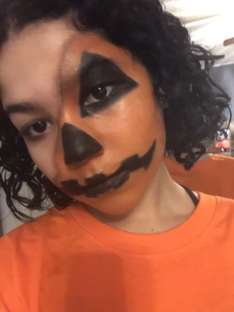 Halloween Makeup Pumpkin Face, Pumpkin Costume Makeup, Diy Pumpkin Face Makeup, Jack O Lantern Eye Makeup, Pumpkin Face Painting Ideas, Jack O Lantern Makeup Easy, Pumpkin Costume Face Makeup, Half Pumpkin Face Makeup, Jack O Lantern Makeup