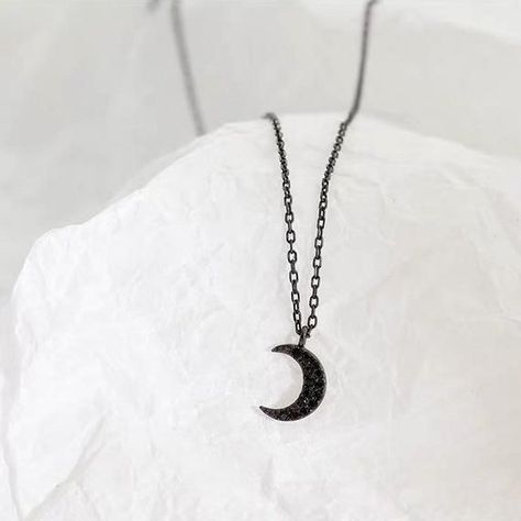 Black Necklace Aesthetic, Black Crescent Moon, Black Jewelry Necklace, Huggie Earrings Gold, Brass Hoop Earrings, Chocker Necklace, Felt Jewelry, Heart Shaped Necklace, Aesthetic Things