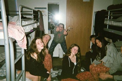 Friends Sleepover, I Need Friends, Camping Aesthetic, Camp Vibes, Need Friends, Plaid Shirts, Cute Friend Photos, School Trip