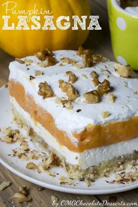 Pumpkin Lasagna | Homemade Pumpkin Dessert Recipe Lasagna Cake, Pumpkin Lasagna, Weight Watcher Desserts, Pumpkin Bread Pudding, Dessert Parfait, Layered Desserts, Desserts Vegan, Pumpkin Recipes Dessert, Low Carb Dessert