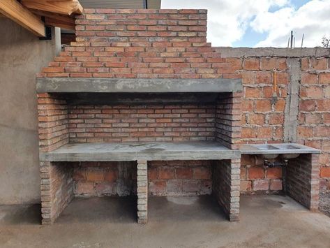 Outdoor Brick Oven, Outdoor Fireplace Brick, Brick Bbq, Outdoor Grill Station, Barbecue Design, Outdoor Barbeque, Diy Bbq, Bbq Grill Design, Outdoor Kitchen Plans