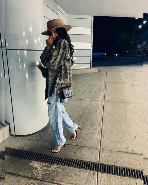 street style fashion Look Jean, Looks Street Style, Looks Chic, Mode Inspo, Looks Style, Winter Fashion Outfits, Oversized Shirt, Outfits Casuales, Cute Casual Outfits