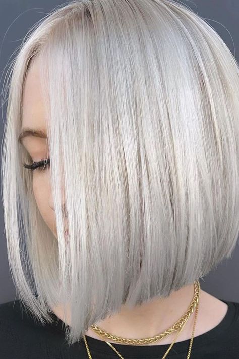 Blonde Side Parted Bob Side Part Bob Hairstyles, Fine Blonde Hair, Side Part Bob, Spring Haircuts, Short Textured Hair, Short Hairstyles For Fine Hair, Haircuts 2024, Long Hair Trends, Straight Hairstyles Medium