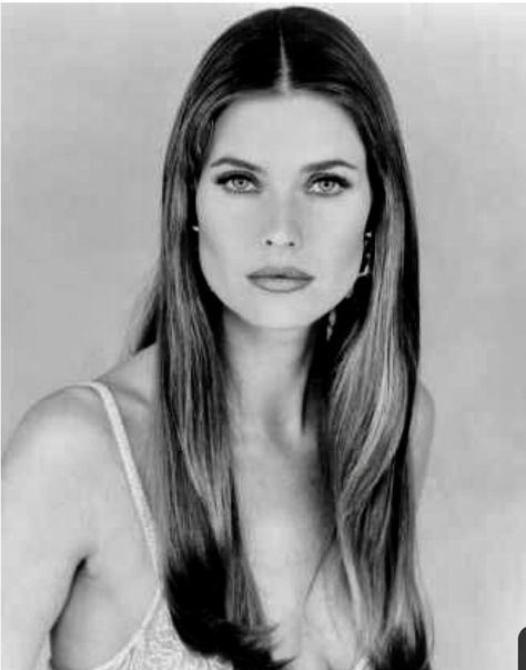 90s Models Makeup, Carol Alt, Iconic Beauty, Original Supermodels, 90s Supermodels, White Pictures, 90s Models, Super Model, Model Inspo