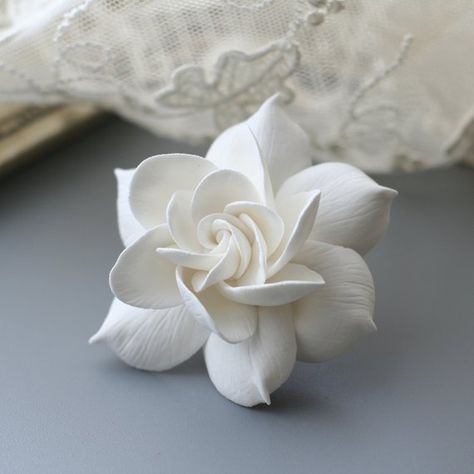 Gardenia Hair clip Wedding Flower Hair clip Bridal Hair Flower Hair Clips Wedding, Wedding Flower Hair, Hair Accessories Tutorial, Bridal Hair Flower, Hair Clip Wedding, Wedding Barrettes, Diy Bridal, Bridal Hair Flowers, Wedding Hair Clips