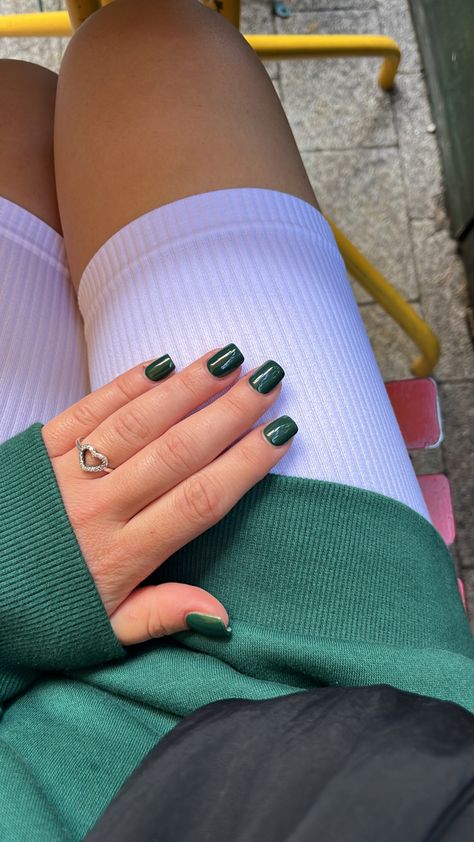 #cycliste #green #nail #london Gucci Green Nails, Green Nail, Green Nails, Gucci, London, Nails, Green