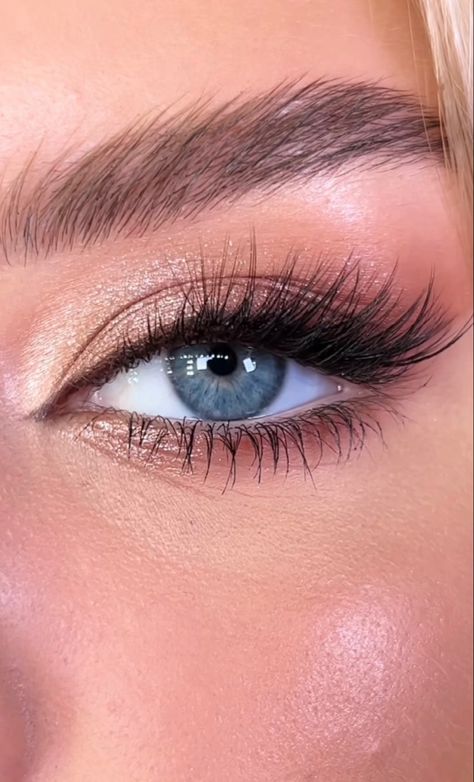 Everyday Eye Makeup Blue Eyes, Bridesmaid Makeup With Blue Dress, Hoco Makeup For Blue Eyes, Makeup Looks Light Blue Dress, Soft Eye Makeup For Blue Eyes, Simple Makeup Looks For Blue Eyes, Makeup Ideas For Navy Dress, Hoco Makeup Ideas Natural Green Eyes, Light Smokey Eye Makeup Blue Eyes