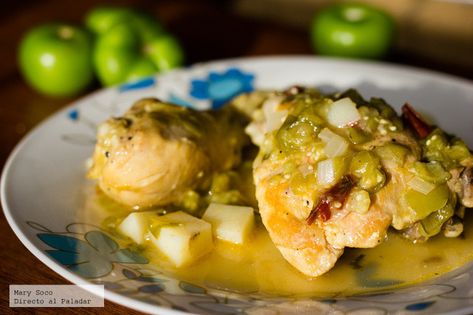 Pollo entomatado. Receta Decadent Food, Colombian Food, Deli Food, Delish Recipes, Guacamole, Potato Salad, Mexican Food Recipes, Chicken Recipes, Snack Recipes