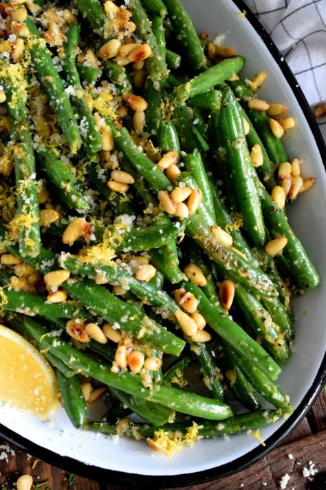 Green Beans Parmesan, Best Christmas Side Dishes, Butter Green Beans, Lasagna With Bechamel Sauce, Green Beans Side, Green Bean Dishes, Parmesan Butter, Parmesan Green Beans, Christmas Side Dishes