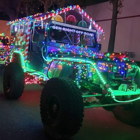 Jeep Xmas Decorations, Christmas Parade Car Decorations, Decorating Jeep For Christmas, Car Christmas Lights, Jeep Decorations For Christmas, Jeep Christmas Parade Ideas, Jeep Wrangler Christmas Decorations, Christmas Jeep Decorations, Decorate Jeep For Christmas