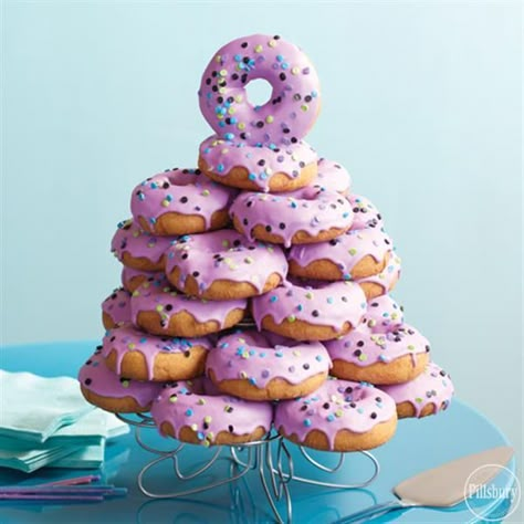 Doughnut Tree, Birthday Cake Alternatives, Donut Birthday Cake, Donut Tower, Donut Themed Birthday Party, Donut Decorations, Birthday Donuts, Donut Birthday Parties, Birthday Photo Booths