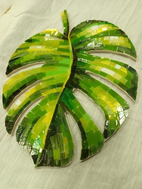 Plant Mosaic, Leaf Mosaic, Landscape Mosaic, Mosaic Art Diy, Byzantine Mosaic, Mosaic Animals, Mosaic Garden Art, Mosaic Madness, Mosaic Art Projects