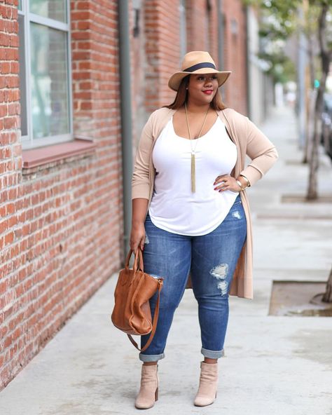 Plus size Weekend casual - full figure fashion Plus Size Summer Fashion, Mode Tips, Full Glam, Plus Size Summer Outfits, Look Plus Size, Full Figure Fashion, Big Girl Fashion, Curvy Plus Size, Outfit Trends