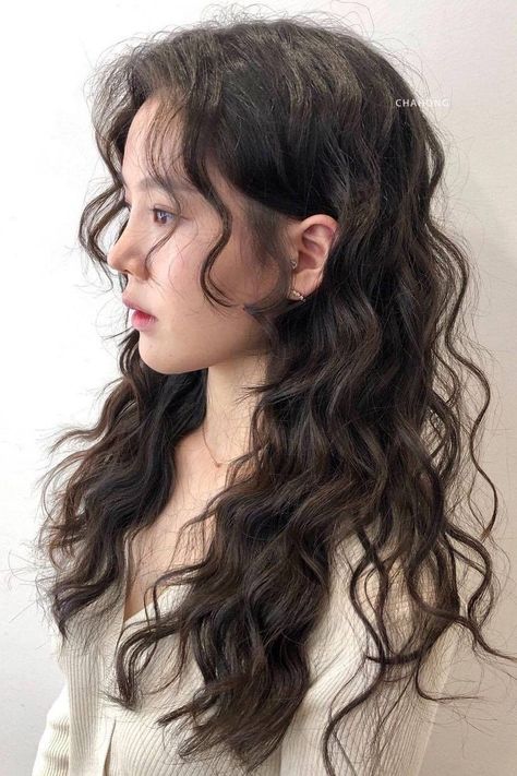 Korean Wavy Hair, Wavy Hair Perm, Long Hair Perm, Korean Hairstyles, Hair Perm, Korean Hair Color, Natural Wavy Hair, Haircuts For Wavy Hair, Long Hair With Bangs