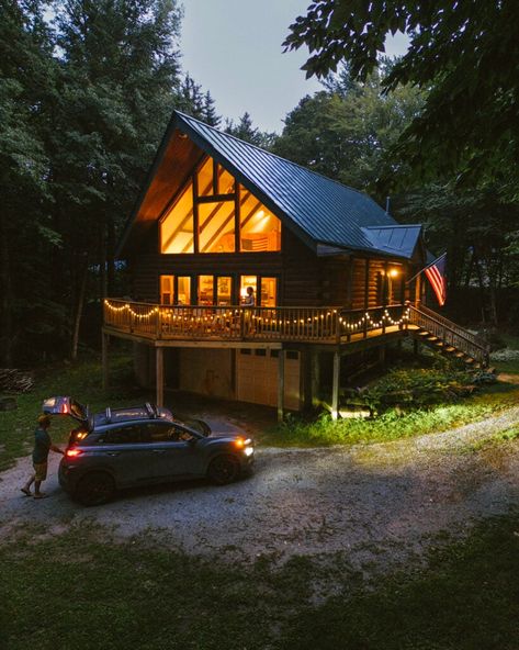 Our Vermont Log Cabin Tour - Kaitlin Madden Home Blogger Green Mountains Vermont, Vermont Cabin, Vermont Mountains, Ski House Decor, Brick Archway, Cabin Vibes, Chalet Chic, Cabin Aesthetic, Lodge Homes