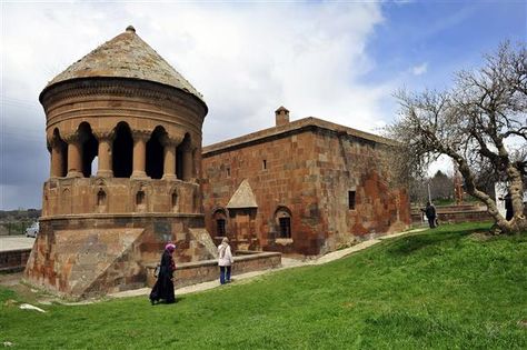 Eastern Turkey, Selcuk Turkey, Medieval Turkey, Ancient Turkey Aesthetic, Turkey Blue Mosque, Photo Galleries, House Styles, Architecture