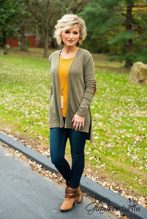 Fashionable Fall Outfits for 40-Year-Old Women in 2024 25 Ideas Affordable Winter Outfits, Patch Cardigan, Fashion For Women Over 40, 50 Style, Ranveer Singh, Over 50 Womens Fashion, Trendy Fall, Cute Fall Outfits, Elbow Patches