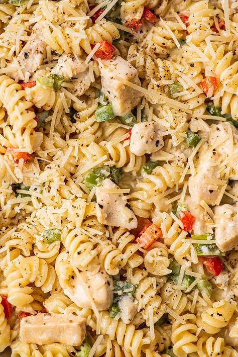 Chicken Pasta With Bell Peppers, Chicken And Peppers Recipe, Chicken Bell Pepper Recipes, Pasta With Bell Peppers, Chicken And Bell Peppers, Chicken And Peppers, Easy Creamy Chicken, Chicken Pasta Dishes, Parmesan Cream Sauce