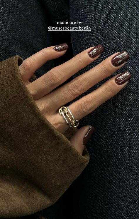 Winter Nail 2025, Expensive Looking Nails, Cool Toned Nails, 2024 Winter Nails, Moody Nails, Nails 2025, Nagellack Trends, Milky Nails, Minimal Nails