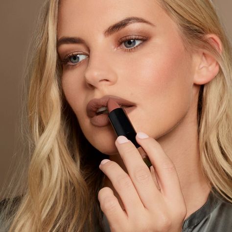 Photo of model applying Max Factor Velvet Mattes Lipstick. Autumn Makeup Looks, Max Factor Lipstick, Makeup Looks To Try, Autumn Makeup, Velvet Matte Lipstick, Matte Lipstick Colors, Blusher Brush, Burgundy Colour, Soften Lips