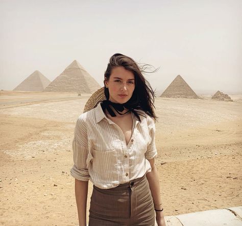 Jess Clement, Egypt Outfits, Jessica Clement, Pyramid Scheme, Trip Outfits, Egypt Travel, Cairo Egypt, African Safari, Looks Style