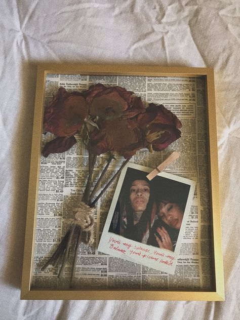 Couples Art Project, Cute Anniversary Gifts, Dried Flowers Diy, Dried Roses, Love Quotes Life, Birthday Gifts For Boyfriend Diy, Bf Gifts, Dekor Diy