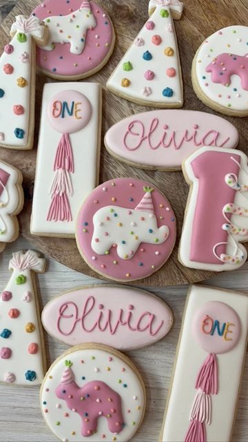 Circus Animal Birthday Party, Animal Cracker Birthday Party, Animal Cookie Party, Animal Cookie Birthday Party, Animal Cracker Party, Animal Cracker First Birthday, Frosted Animal Cookie Party, Frosted Animal Cookie Birthday Party, Circus Theme Cookies 1st Birthdays