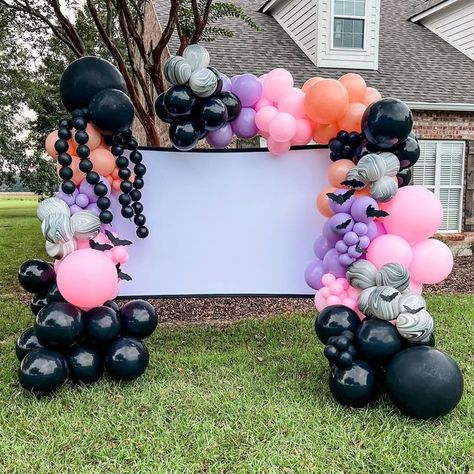 Hocus Pocus 2 Watch Party, Spooky Science, Vintage Popcorn, Halloween Sleepover, Hd Projector, Movie Night Decorations, Hallowen Party, I Smell Children, Hocus Pocus 2