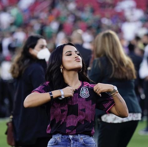 Soccer Game Outfits, Becky G Style, Mexico Jersey, Blood Heart, Latina Aesthetic, Women's Soccer Team, Outfits For Mexico, Soccer Outfits, Cher Lloyd