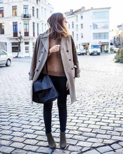 Belgian Street Style, Belgian Fashion, Monday Outfit, Street Wear Outfits, Formal Outfits, Womens Fashion Inspiration, Western Europe, Cute Fall Outfits, Street Style Chic