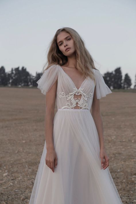 SHANE WEDDING DRESS — Alon Livné White Prewedding Dress, Alon Livne, Short Bride, Global Dress, Trendy Wedding Dresses, White Short Dress, A Wedding Dress, Beauty Dress, Fall Wedding Dresses