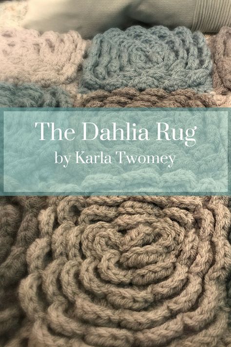 Crochet Flower Rug Pattern, Crochet Flower Rug, Crochet Dahlia, Rugs Crochet, Crochet Pouches, Flower Dahlia, Shrug Crochet, Cubicle Makeover, Crochet Puff Flower