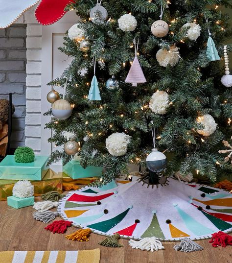 Felt Tree Skirt, Diy Christmas Tree Skirt, Diy Tree Topper, Felt Tree, Felt Christmas Tree, Boho Christmas, Tree Shapes, Vintage Christmas Tree, Craft Store