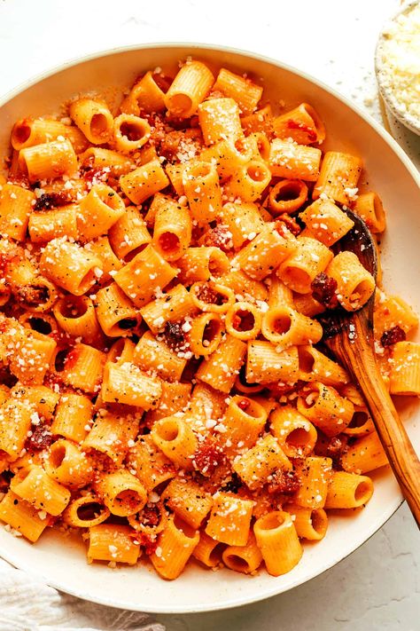 This classic Italian Pasta all'Amatriciana recipe is easy to make with 6 traditional ingredients (guanciale, Pecorino Romano, white wine, tomatoes, chili pepper, and pasta) and full of the best rich and savory flavors. Feel free to make the pasta with spaghetti, bucatini, rigatoni or whatever pasta shape you love best. | gimmesomeoven.com Amatriciana Recipe, Pasta All Amatriciana, Amatriciana Sauce, Spaghetti All Amatriciana, All Amatriciana, Pasta Noodle Recipe, Pecorino Romano, Dried Peppers, Gimme Some Oven