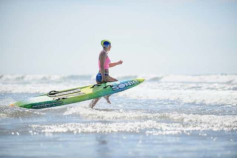 Wahine of the waves: how women broke down the boys' club barriers to surf lifesaving in NZ Red And Yellow Flag, Boogie Boarding, Body Surfing, Surf Competition, Sydney Beaches, City Library, Water Safety, Different Sports, Surf Life