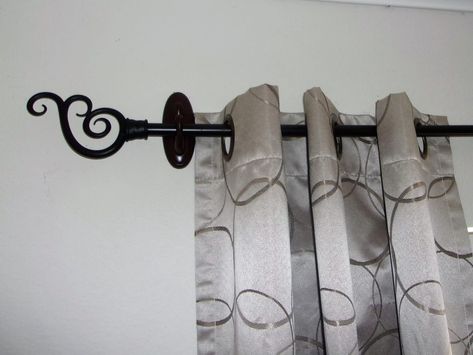 Renter-friendly way of hanging curtains without drilling holes Curtains Without Drilling, Magnetic Curtain Rods, How To Hang Curtains, Wooden Curtain Rods, Brass Curtain Rods, Unique Window Treatments, Wood Curtain Rods, Clever Closet, Diy Curtain Rods