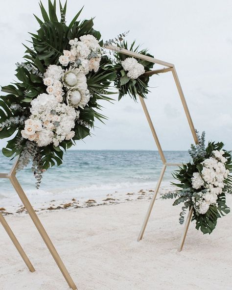 Beach Wedding Ceremony Arch, Beach Wedding Arch, Romantic Beach Wedding, Dream Beach Wedding, Tropical Beach Wedding, Wedding Ceremony Arch, Beach Wedding Inspiration, Wedding Beach Ceremony, Beach Ceremony