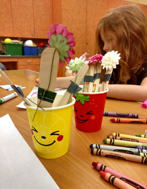 Daisy Girl Scout troop: Responsible for what I say and do petal projects. 52 pick-up and chore reminder flower pots. Daisy Petal Responsible For What I Say And Do, Responsible For What I Say And Do Petal Activities, Daisy Responsible For What I Say And Do, Responsible For What I Say And Do Petal, Daisy Badges, Daisy Activities, Girl Scout Daisy Activities, Girl Scout Meeting Ideas, Daisy Ideas