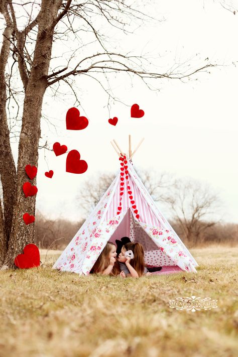 Valentines Day Mini Session Outdoors, Outdoor Valentines Day Photoshoot, Teepee Decorations, Valentines Baby Photos, Valentine Shoot, Valentines Photoshoot, Valentine Backdrop, Valentine Mini Session, Diy Photography Props