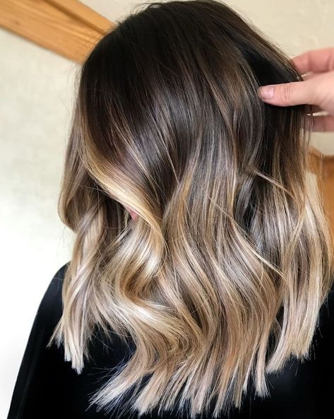 Blond Balayage, Brunette Hair With Highlights, Brunette Balayage Hair, Brown Hair Balayage, Balayage Brunette, Short Hair Color, Brown Blonde Hair, Hair Color And Cut, Hair Color Balayage