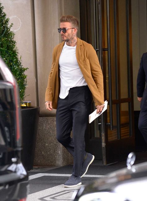 David Beckham Style 2024, David Beckham 2024, David Beckham Photoshoot, David Beckham Summer, David Beckham Fashion, Beckham Outfit, David Beckham Outfit, David Beckham Style Outfits, Mens Pants Fashion Casual