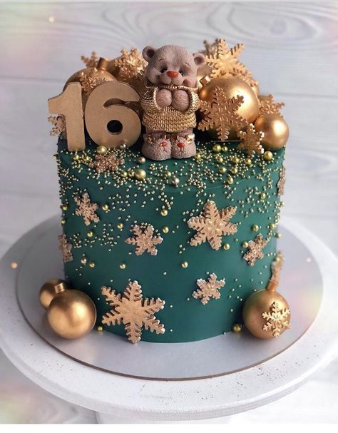 Christmas Cake Ideas, Winter Torte, Christmas Themed Cake, Candy Birthday Cakes, Christmas Cake Designs, New Year's Cake, 16 Birthday Cake, Green Cake, Christmas Cake Decorations