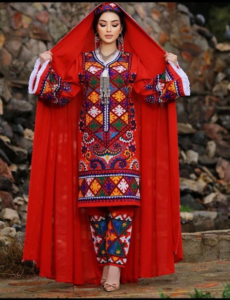 Tajikistan Dress, Uzbek Clothing, Cultural Clothes, Afghani Clothes, Fall Fashion Coats, National Clothes, Afghan Fashion, Afghan Dresses, National Dress