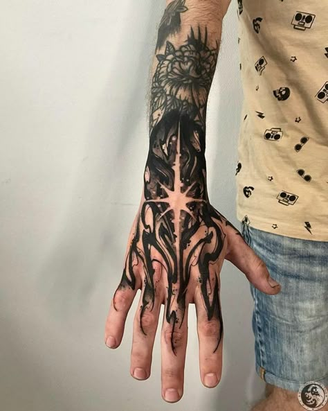 Black Work Hand Tattoo, Blackwork Hand Tattoo, Dark Hand Tattoos, Wrist Tattoo Men, Black And Red Tattoo, Japanese Hand Tattoos, Feminine Skull Tattoos, Tattoo Station, Tattoo Session