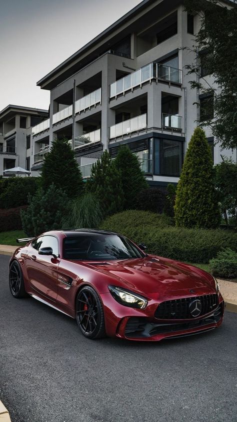 Red Mercedes, Mercedes Sports Car, Luxury Cars Mercedes, Mercedes Auto, Yamaha Xjr, Amg Gtr, Mercedes Amg Gt R, Mercedes Benz Wallpaper, Carros Vintage