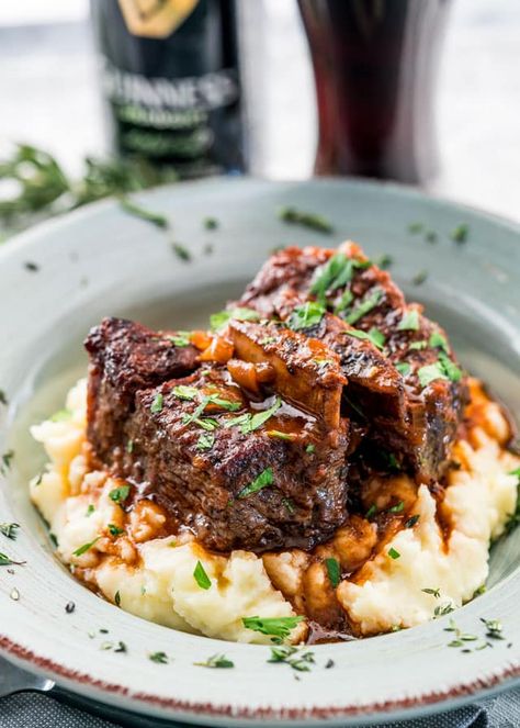 Braising Liquid, Irish Recipes Authentic, Irish Desserts, Irish Cooking, Irish Recipes Traditional, Irish Cuisine, Short Ribs Recipe, Braised Short Ribs, Pub Food