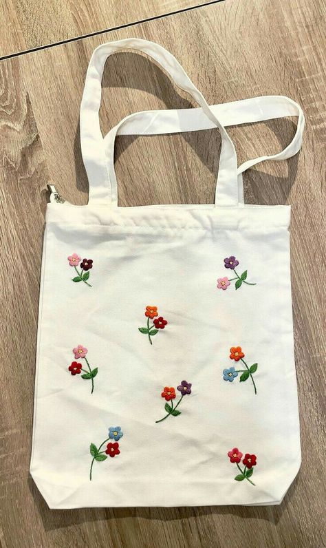 Hand Embroidered Bag, Cotton Canvas Tote Bag, Embroidered Hair Accessories, Tote Bag Embroidery, Creative Tote Bag, Handpainted Tote Bags, Floral Hand Embroidery, Canvas Bag Design, Basic Hand Embroidery Stitches