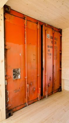 IN THE BOX : Convert & Reversed Container Doors as interior opening front doors or as closet doors. Sweet! Interior Garage Door, Garage Door Decor, Container Buildings, Container Architecture, Industrial Interiors, Container Design, Shipping Container Homes, Industrial House, Industrial Chic