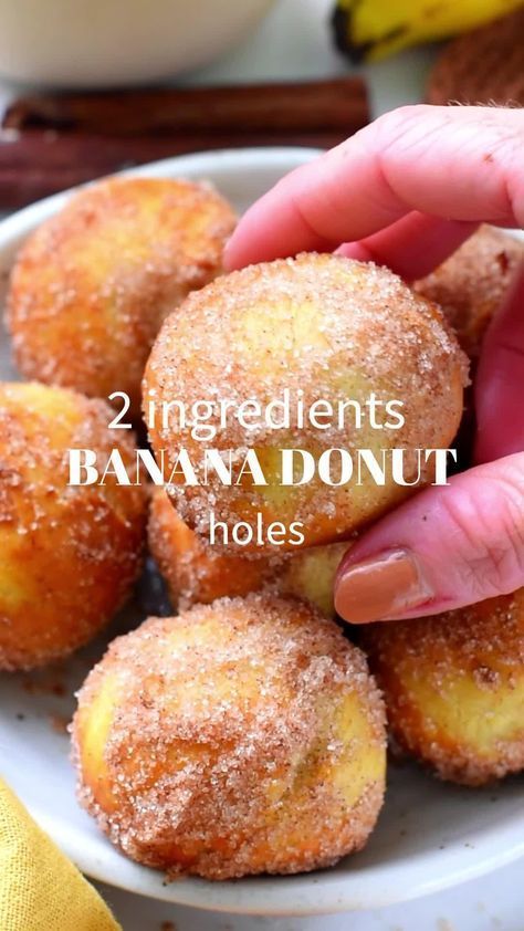 These 2-Ingredient Banana Donut Holes are easy air fryer banana bread treats perfect to fix your banana bread craving in less than 15 minutes. Banana Donut Holes, Bread Balls, Donut Batter, Air Fryer Recipes Dessert, Air Fryer Recipes Snacks, Plant Based Cookbook, Donut Holes, Easy Snack Recipes, Self Rising Flour