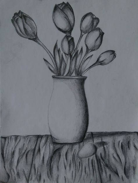 Flower Vase Sketch Pencil, Flower Vase Drawing Pencil, Easy Still Life Drawing, Flower Vase Drawing, Realistic Flower Drawing, Still Life Sketch, Pencil Sketches Easy, Fashion Maker, Dream Catcher Decor